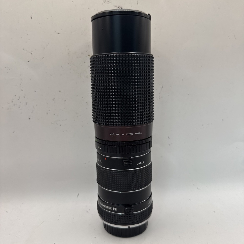 Sears Camera Lens With Macro Model 202. 737020.  F= 80 - 200mm. Made in Korea.